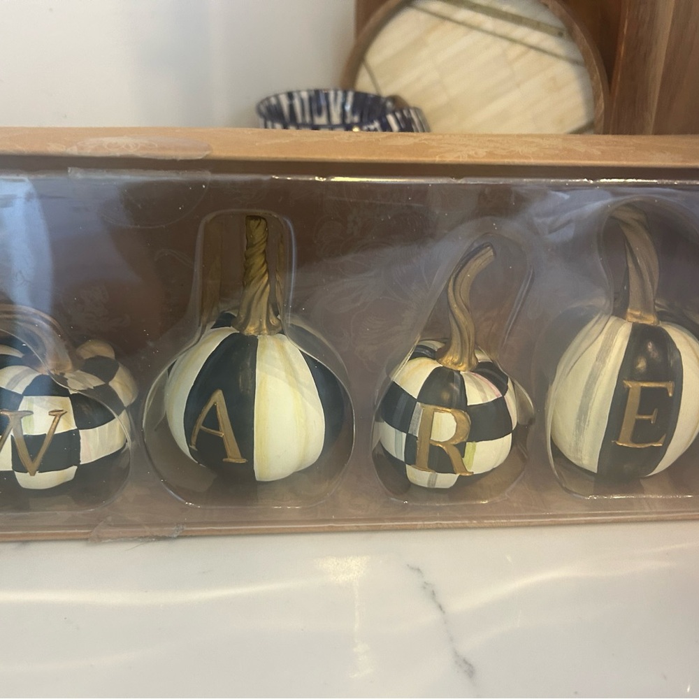 MacKenzie-Childs "Beware" Resin Pumpkin Decor set - Picture 5 of 6